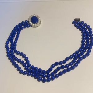 Blue pearl necklace